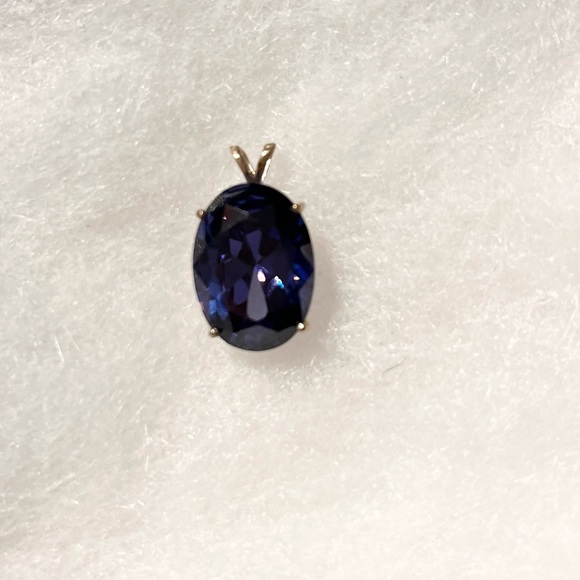 Deep Purple/Blue Oval Stone Pendant in Silver Setting - Picture 6 of 10